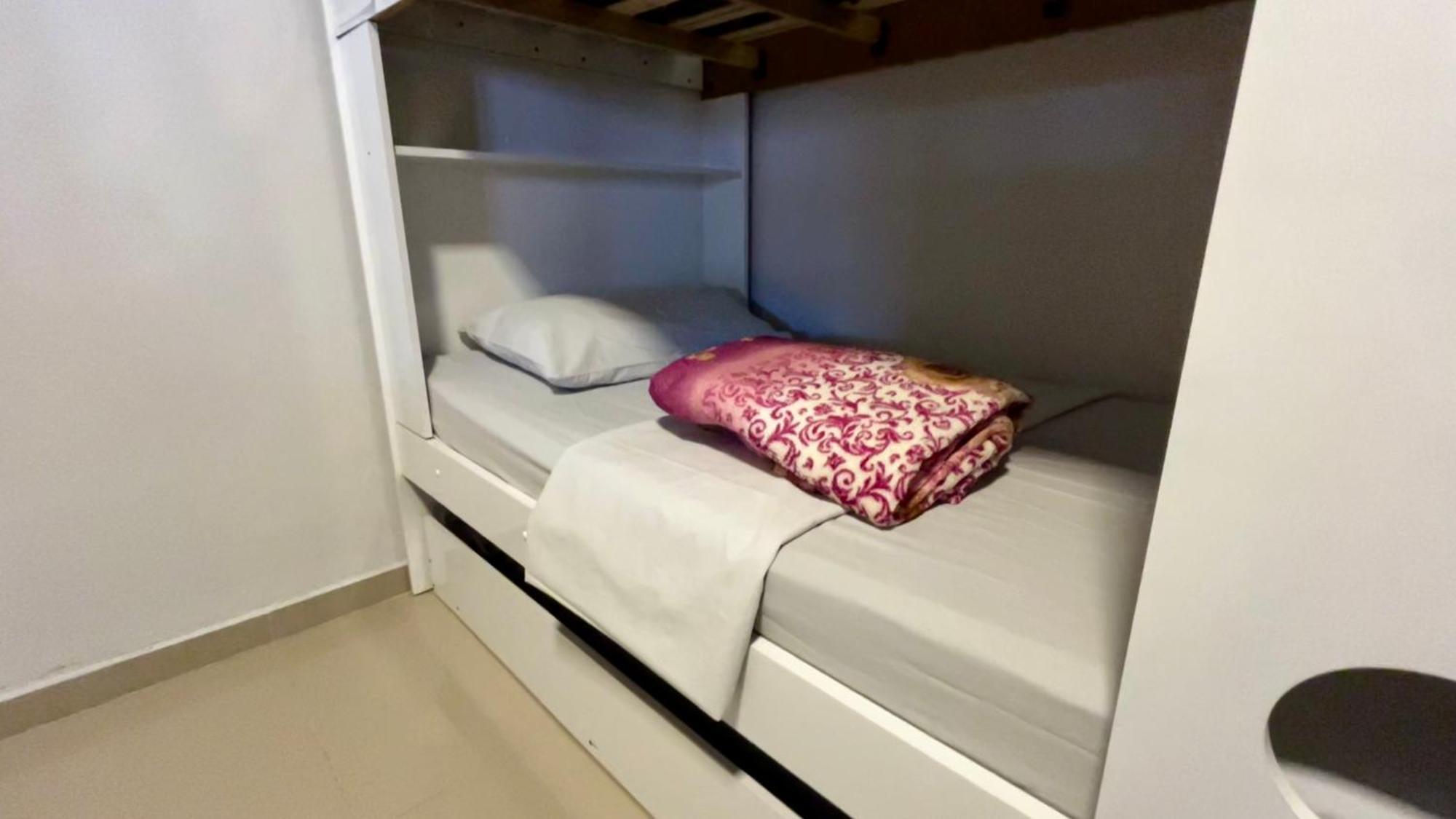 Casa Espacosa Com Sala De Jogos Interna E Externa