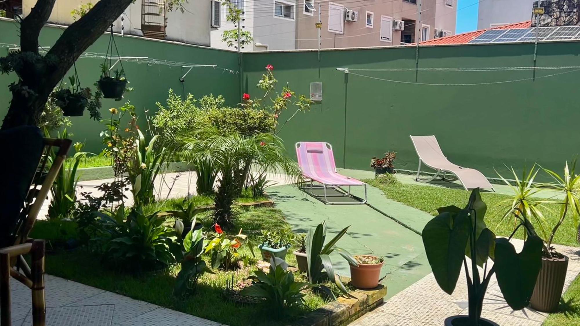 Casa Espacosa Com Sala De Jogos Interna E Externa *
