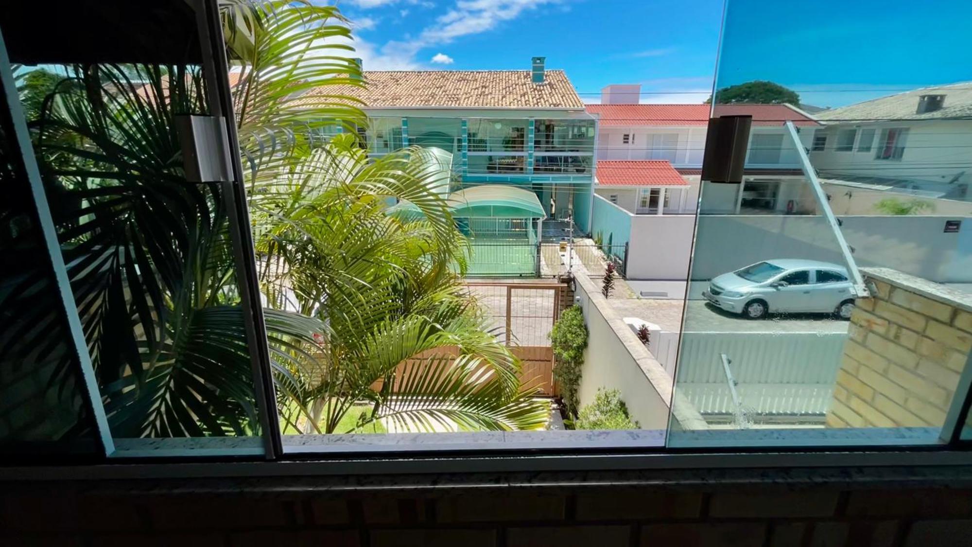 Casa Espacosa Com Sala De Jogos Interna E Externa Florianopolis