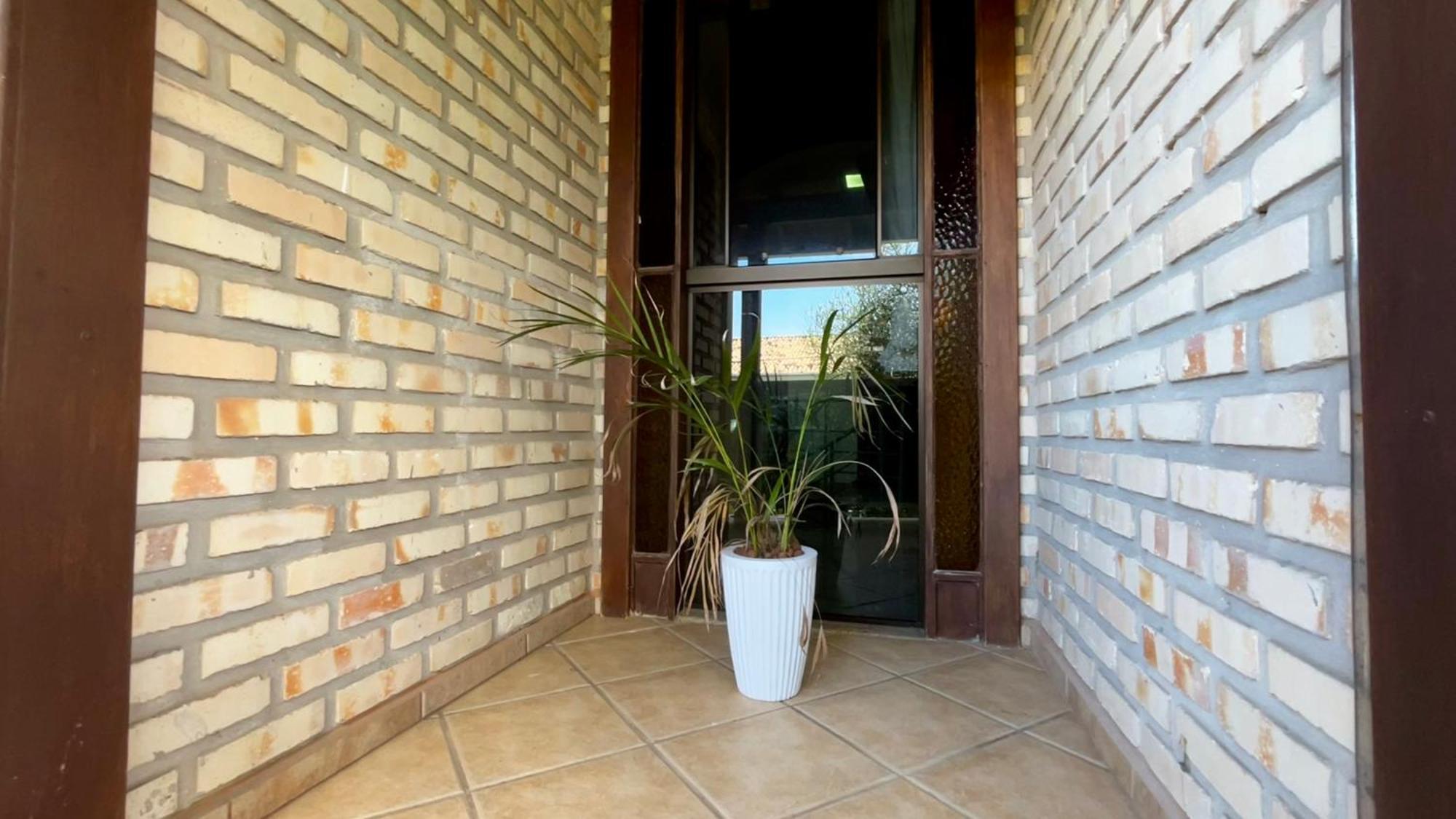 Casa Espacosa Com Sala De Jogos Interna E Externa Florianopolis