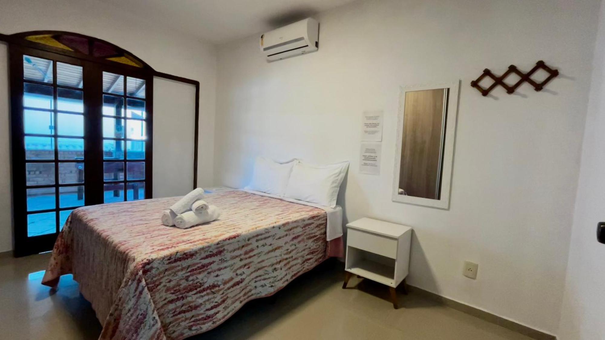 Casa Espacosa Com Sala De Jogos Interna E Externa *