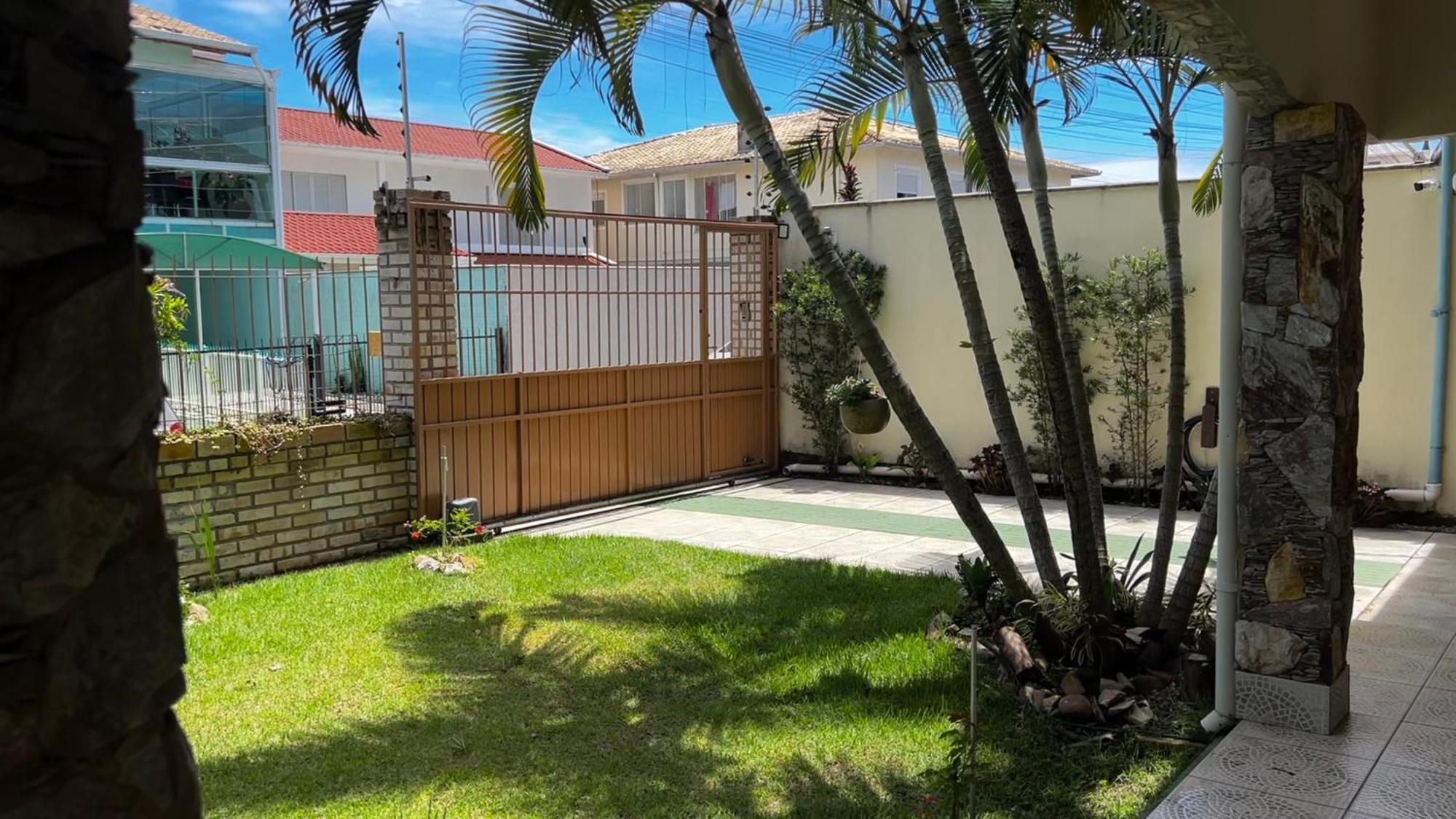 Casa Espacosa Com Sala De Jogos Interna E Externa Florianopolis