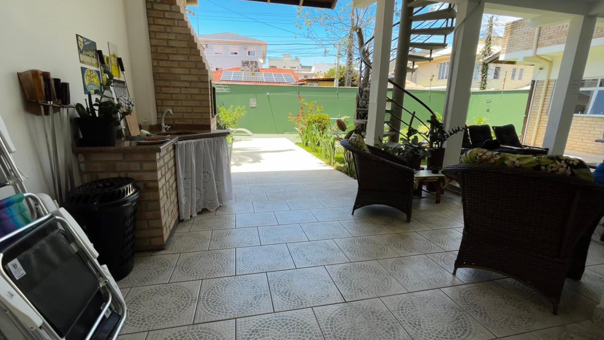 Casa Espacosa Com Sala De Jogos Interna E Externa Florianopolis